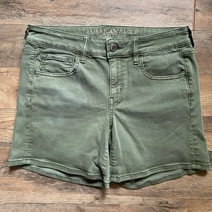 AEO Green Twill MIDI Shorts